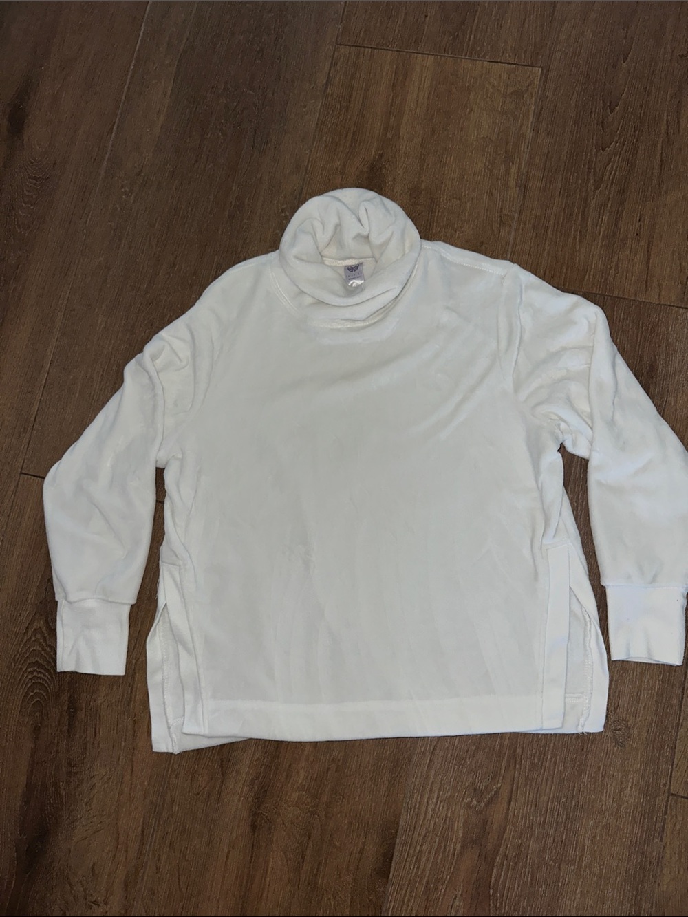 Te Verde Women's White Cowl Neck Sweater. Size L.